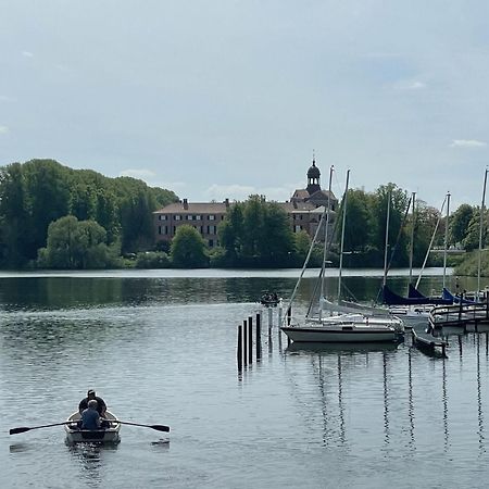 Flat In Eutin On The Kleiner Eutiner See Lake Eksteriør billede