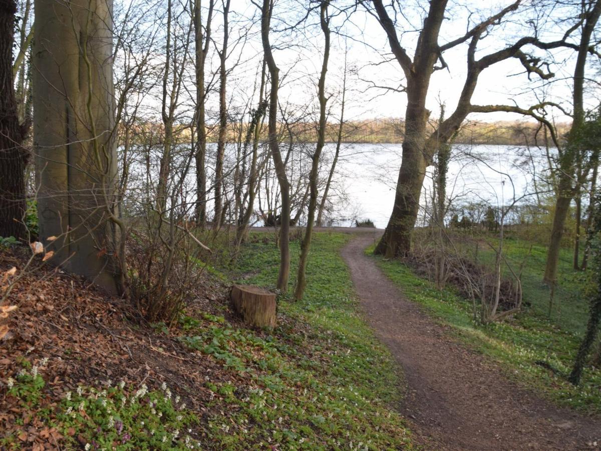Flat In Eutin On The Kleiner Eutiner See Lake Eksteriør billede